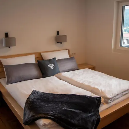 Neue Sonnberg Living, In-ski Out