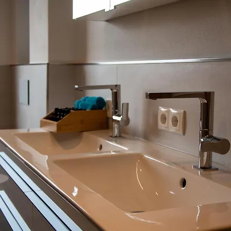 Neue Sonnberg Living, In-ski Out Διαμέρισμα