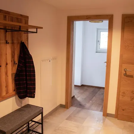 Neue Sonnberg Living, In-ski Out Lägenhet *