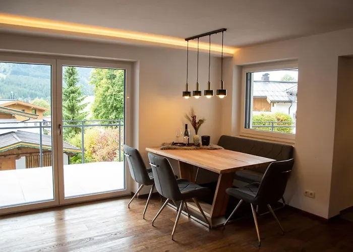 Neue Sonnberg Living, In-ski Out *