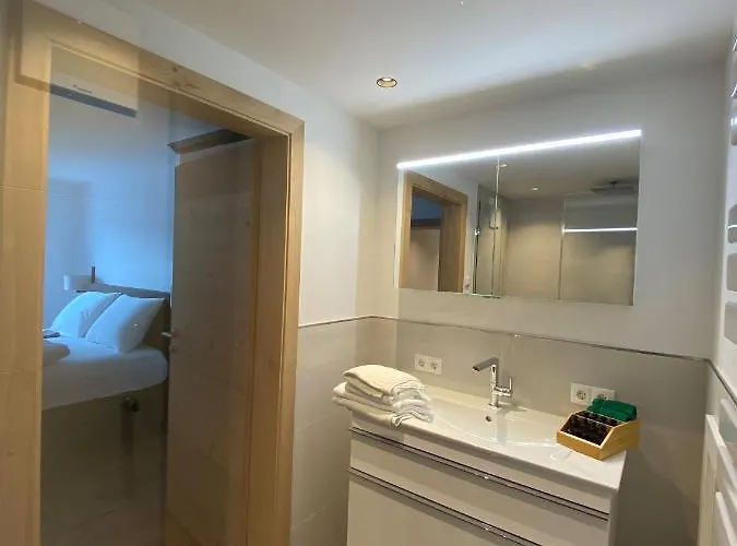 Neue Sonnberg Living, In-ski Out Apartment Brixen im Thale