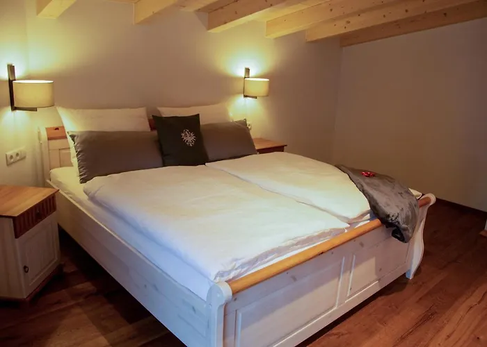 Neue Sonnberg Living, In-ski Out Apartment