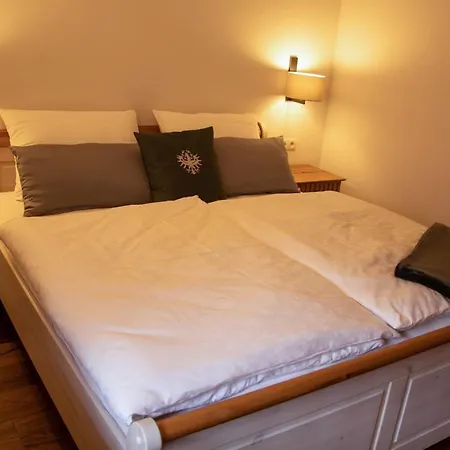 Neue Sonnberg Living, In-ski Out